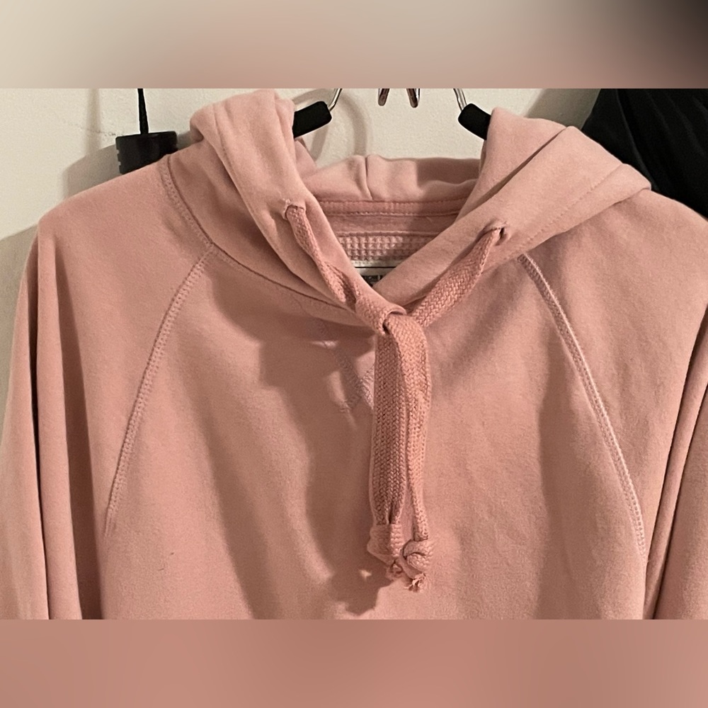 American Eagle Outfitters * Pink Hooded Sweatshirt * Size XS * New With Tags On!